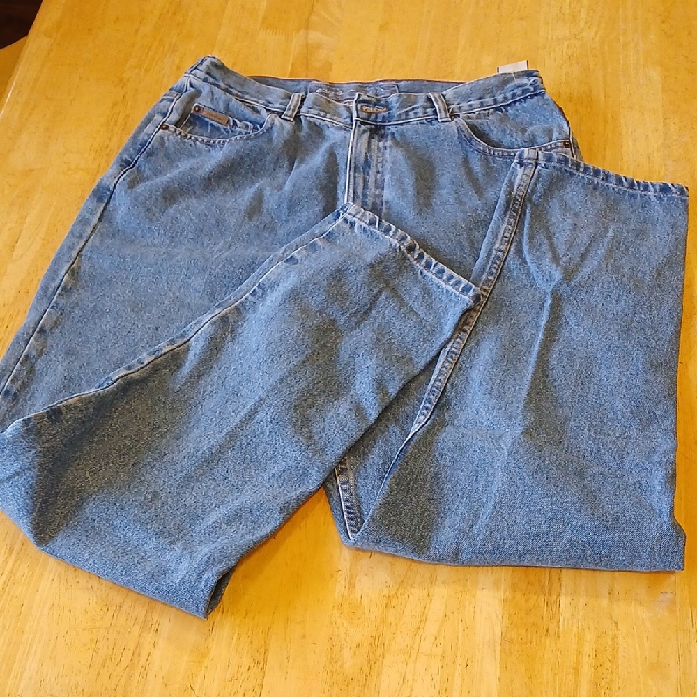 Eddie Bauer Relaxed Fit Blue Jeans